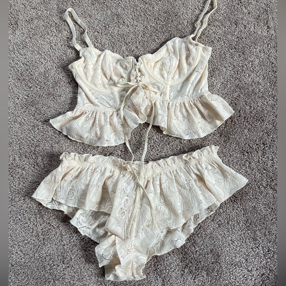 OUT FROM UNDER Amie Lace Ruffle Shortie and Bralette Set In Ivory - Picture 4 of 9